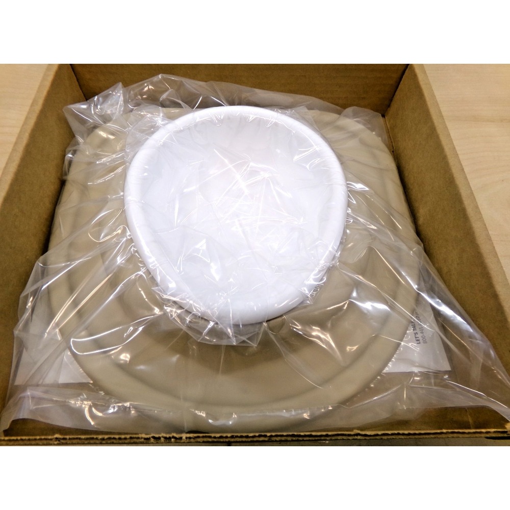 Pet Comfort by Weather Tech Tan with 16oz BPA Free Plastic Bowl‎ 3" High & Mat - Picture 2 of 8